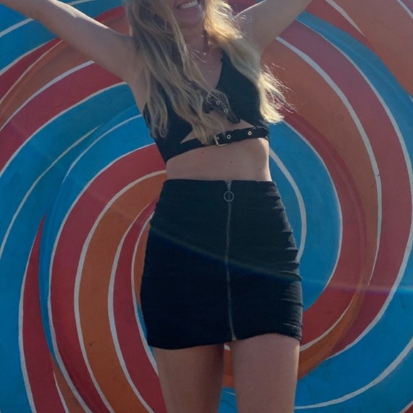 F21 Corduroy Skirt - Picture 4 of 4